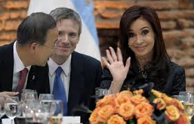 Cristina vinculó la persecución judicial en su contra con el interés de ciertos sectores en aumentar la deuda pública para así forzar el pago a los fondos buitre. Don T Rule Out Cristina Foreign Policy