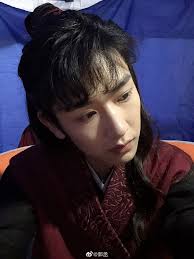 Guo Cheng ( Lan Jingyi/Feng Xun) updates Weibo for the finale of Dance of  the Phoenix. Wang Haoxuan commented only to inform Guo Cheng that he will  grab photo number 5. 😅😅😅😅😅 "