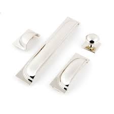 Whether contemporary or traditional we have a fantastic range of handles to choose from. Kitchens4u Ie Luxurious Fitted Painted Replacment Kitchens