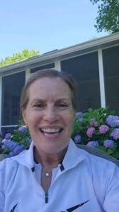 Let's all SATURATE ourselves and others with love.....it feels alot better  than the alternative 💘