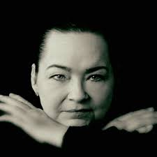 Who remembers Anne Geddes, she was an awesome baby photographer.