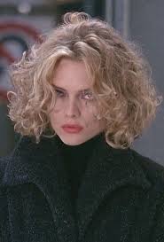N 9 Michelle Pfeiffer As Selina Kyle Catwoman Batman Short Hair Styles Haircuts For Curly Hair Short Curly Hair