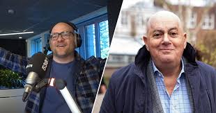 Jan dulles (jezus) en jack van gelder (pilatus) zingen 'zwart wit' in the passion van 2014 in groningen. Hsqygnxxeugiwm