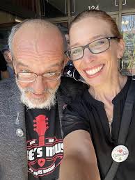 Went to the grand re-opening of Mike's Music this morning- they moved to  the Strip! Located in the old SoundCore space. Perfect!