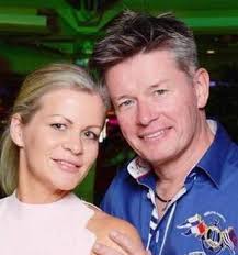 Gli diagnosticano la fibrosi cistica a 55 anni: è sterile dalla nascita e  scopre che i tre figli non sono i suoi