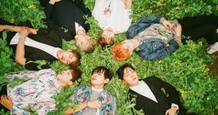 Bts The Most Beautiful Moment In Life Young Forever Lagu Bts I Need U Photoshoot Lagu Bts Foto Keluarga
