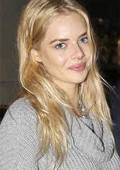 One could easily tell by looking at samara that her appearance in the show is far from her natural look. Samara Weaving Movies Photos Videos News Biography Birthday Etimes