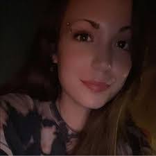 Amber Hetrick's Instagram, Twitter & Facebook