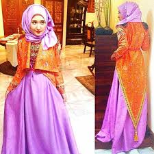Ia menjadi salah satu desainer yang sangat berperan terhadap trend busana muslim di indonesia. 140 Dian Pelangi Ideas Hijab Fashion Muslim Fashion Fashion