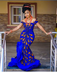 Pin By Rovina Gurukumba On African Queen African Clothing Styles African Prom Dresses Latest African Fashion Dresses