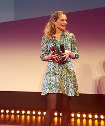 Molièrova cena pro nejlepší herečku ve vedlejší roli 2019 skleněný zvěřinec: La Loi Des Series Pe Twitter Ophelia Kolb Meilleure Actrice Au Festseriesmania France2tv