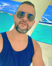 Me invité a salir…