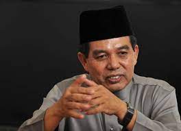 Bachelor of education in literature & history status : Dr Hilmi Raps Dap Over First Syariah Compliant Hospital Malaysia Malay Mail
