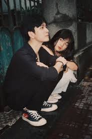 Người đẹp chiến thắng là nguyễn trần khánh vân nhận vương miện từ hoa hậu h'hen niê. Khanh Van And Tran Nghia Released The Film More Romance Than The Vase And Tried To Recapture The Love Of Tra Long