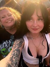 Weekends are boring lately, who wants to go theatre 😂 or come do YouTube  with my and my sister (shearmansiblings).. fun days out for YouTube @  dannyjshearman if you don't use this,