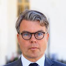 För er som inte visste är William Kallberg, en av grundarna av North Point  Securities, en riktig fena på tennis! Under föregående helg vann William  klubbmästerskapet i dubbel på Kungliga Lawn… |