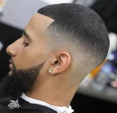 Si quieres probar un nuevo corte de pelo corto o mediano con la opción de peinarte hacia atrás o hacia un lado, el quiff puede ofrecerte. 12 Top Bald Fade Haircuts For Black Men Entertainmentmesh