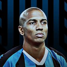 In august 2020 he moved to liverpool, where he played for the reds until october 22, 2013. Ashley Young Facebook