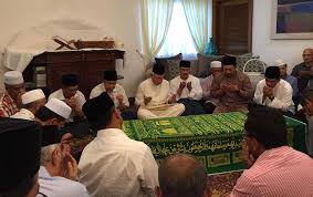 Check spelling or type a new query. The Widow Of Datuk Seri Azlin Alias In Memory Tan Sri Jamaluddin Jarjis And Datuk Seri Azlin Alias Foto Astro Awani