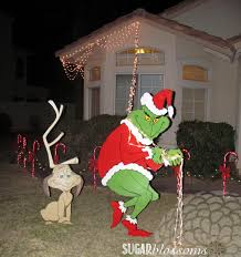 Apart from hosting christmas parties and shopping for christmas hampers and christmas gifts , they also spend some time decorating their home with colorful ornaments and christmas decorations whereas the most popular is christmas wreath. Christmas With Outdoor Inflatable Christmas Lawn Decorations Are You Littl Grinch Christmas Lights Grinch Christmas Decorations Christmas Lawn Decorations