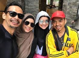 Untuk rekod, abby dan farhan bernikah pada 9 julai 2013 di selatan thailand. Ayah Saya Tapi Suami Yang Tiap Tiap Hari Mandikan Abby Abadi Syukur Suami Tak Berkira Gempak