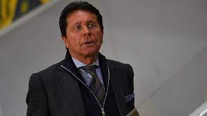 Président du fc nantes depuis 12 ans désormais, waldemar kita (65 ans) aurait prévu de céder son poste. Waldemar Kita Le Mal Aime Du Fc Nantes Apres 14 Ans De Tensions Avec Les Supporters Eurosport