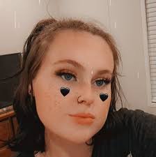 My daughter's high risk pregnant. How many weeks pregnant is good time for  baby shower? It'll be in WV.