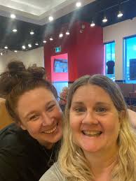 Praise for Jessica, a friendly server at a St Thomas restaurant