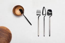Collection De Couverts Skeleton Par Nendo Journal Du Design Couverts Design Couvert Design Japonais