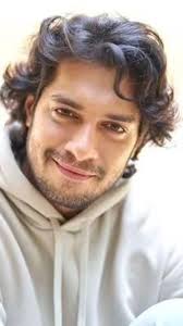 Karan Johar being petty as usual but Sara's witty response takes the cake  here : r/BollyBlindsNGossip