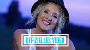 Sie ist mit ihrem album du warst jede träne wert album: Daniela Alfinito Stefan Peters Lass Uns Wieder Einmal Tanzen Geh N Offizielles Video Youtube