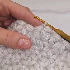 Battaniyede Cok Guzel Bir Durus Sunan Yildiz Modeli Thankyou Crochet Varusha Beautiful Alinti Alinti Pinterest Bat Iplik Elisi Krose Dikisler Orgu