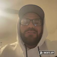 casey.hoover's Pizza Review at Anthony's Coal Fired Pizza & Wings