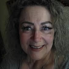 Dana Mccracken's Instagram, Twitter & Facebook