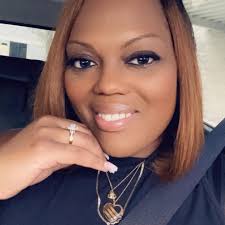 What are some cute but classy nail set ideas for a cruise trip?