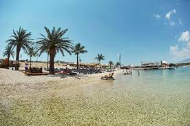 Der partystrand zrce lockt jedes jahr tausende urlauber auf die insel pag. Zrce Beach Novalja Island Pag Croatia Bild Von Noa Beach Club Insel Pag Tripadvisor