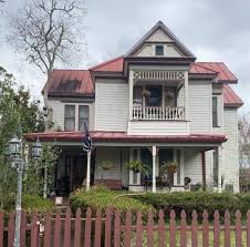 Down in florence, mississippi, there's a home owned by alice jackson. Historic Homes Spill Their Stories On Apalachicola Tour