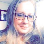 Chantal Reitz's Instagram, Twitter & Facebook