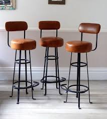 Vintage Lifestyle Let S Get Inspired By The Most Dazzling Vintage Decor Ideas For Your Vintage Retro Vintage Bar Stools Retro Bar Stools Bar Stools With Backs