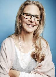 Lindsay Wagner is 75 today. Happy Birthday Lindsay 🎉🎂🎁