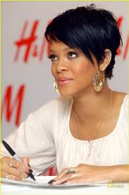 Etre une celibatante voila comme toutes j'ai un homme idéal un homme qui n'existe pas dans la réalité bien sur mais qui parfois me rend visite dans mes rêves. Couper Les Cheveux Court Coupe De Cheveux Courte Cheveux Courts Cheveux Courts Tendance