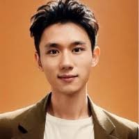 Mike Rocchio's Instagram, Twitter & Facebook