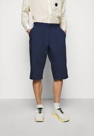 Nanushka nampeyo faux leather bermuda shorts $387. Viktor Rolf Bermuda Shorts Navy Dunkelblau Zalando De