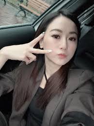 游詩璟- 一覺醒來被自己香醒，也太幸福了吧！ 我齁捧油的香氛系列#Actitus態度香氛真的有夠香～ 想跟我一樣被香醒的朋友們～一起來試試看唄！  陳珮騏打氣團|