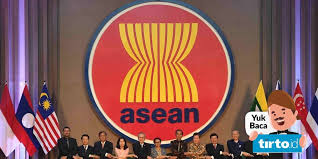 Ada 5 pendiri asean (association of southeast asian nations) yang didirkan pada 8 agustus 1967 di thailand, salah satunya adam malik. Sejarah Berdirinya Asean Alasan Diperingati Setiap 8 Agustus
