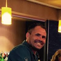 Ivrig synser, omtrent som en blogger, men uten blogg. 50 Holck Profiles Linkedin