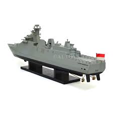 Gambarlah sebuah bentuk dengan 4 sisi, sama dengan segitiga terbalik. Miniatur Kapal Perang Pkr Sigma Kri I Gusti Ngurah Rai 60 Cm 1 175 Shopee Indonesia