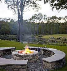 Sitzplatz Mit Feuerstelle Im Garten 55 Tipps Und Ideen In 2020 Feuerstelle Garten Hintergarten Garten