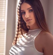 Sandra Zych's Instagram, Twitter & Facebook