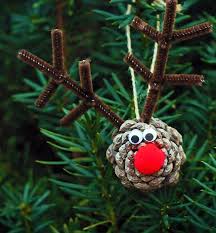 Basteln Mit Tannenzapfen Die 15 Schonsten Diy Bastelideen Tannenzapfen Rentier Weihnachtsdeko Selber Basteln Rentier Basteln Basteln Weihnachten